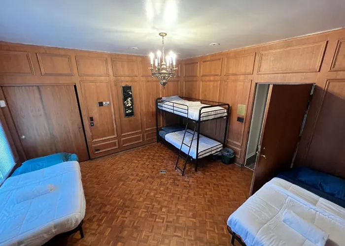 Hostel Pill Hill Mansion *