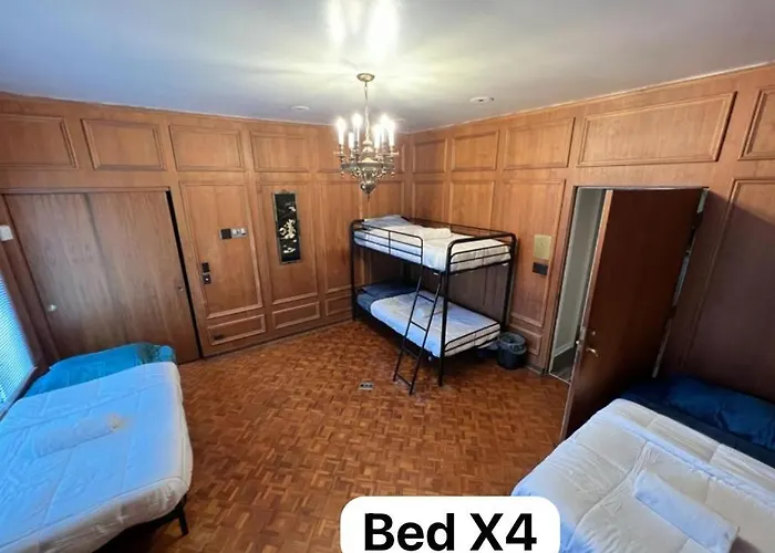 Pill Hill Mansion Hostel Chicago
