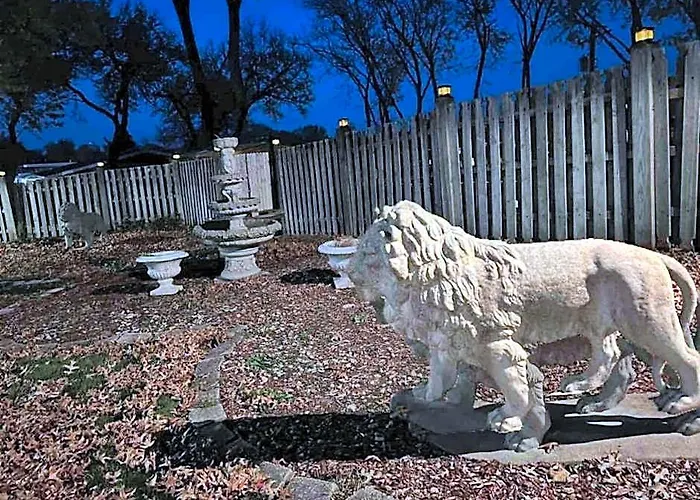 Pill Hill Mansion * Chicago